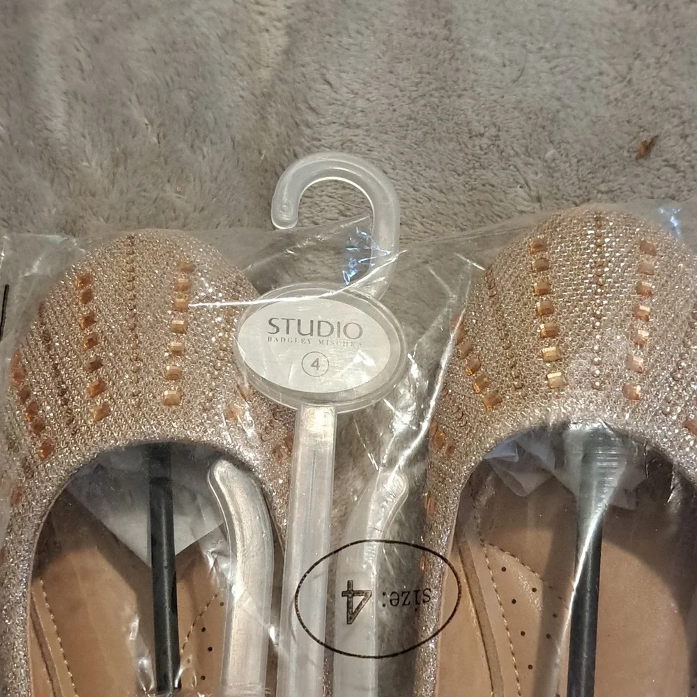 Badgley Mischka Rose Gold Bead-Accent Ankle-Strap Flat  Toddler 7, Big Girl 4
